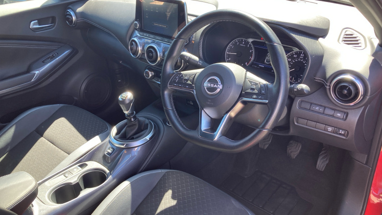 Nissan Juke 1.0 DiG-T 114 N-Connecta 5dr Petrol Hatchback